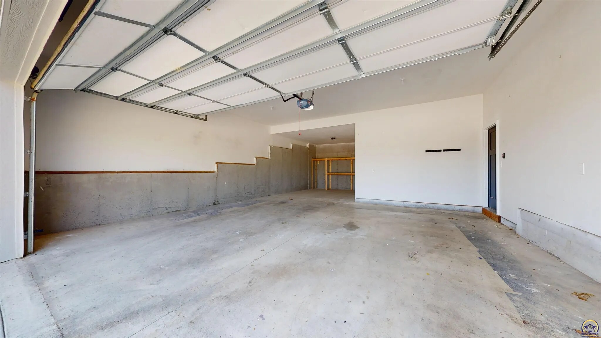 Building Photo - 3755 SW Summerfield Dr