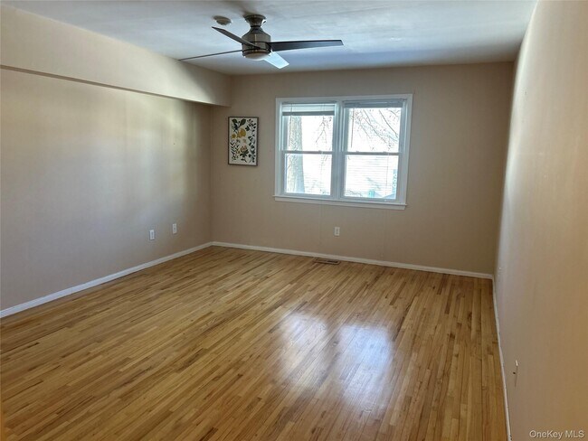 Building Photo - 135 W Nyack Rd