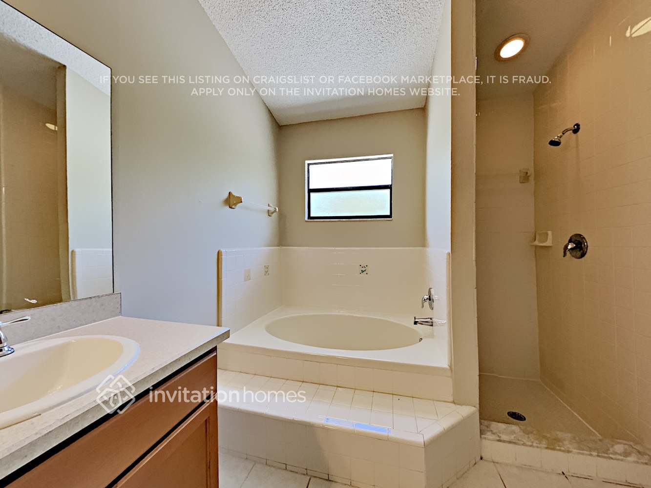 Building Photo - 952 Delano Ct