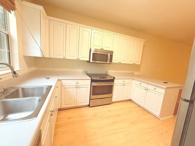 Building Photo - 4553 Great Oak Dr
