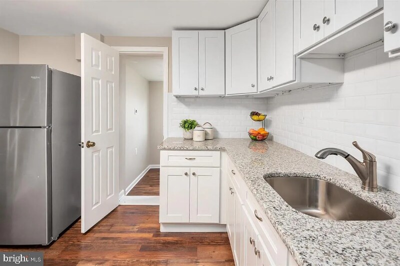 Building Photo - 1003 Fredonia Ct