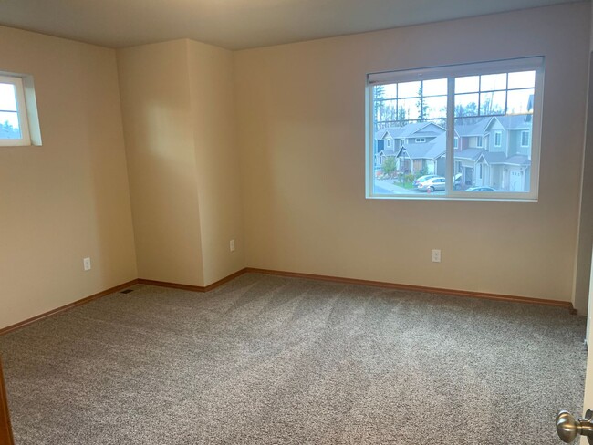 Building Photo - 3 Bedroom 2.5 Bathroom Home in Cordata Nei...