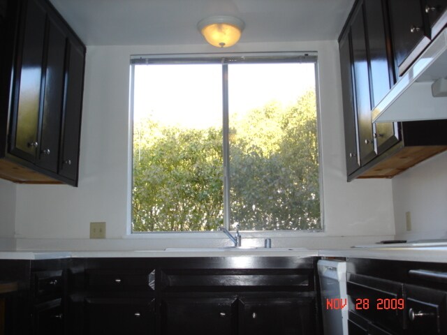 Building Photo - 918 3rd St