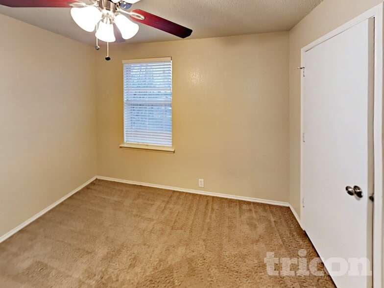 Building Photo - 1819 Citadel Dr