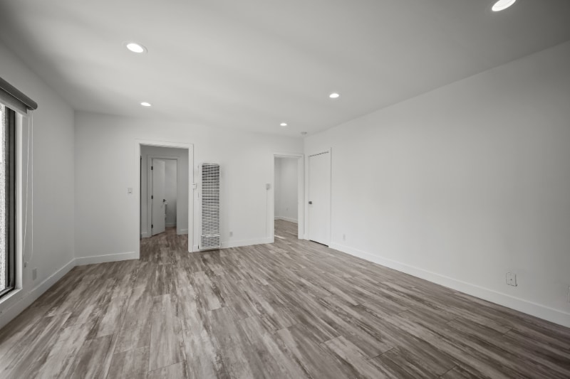 Building Photo - 451 N Coronado St