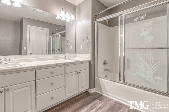 Building Photo - Stunning Home in Sought-After Ashley Heights!