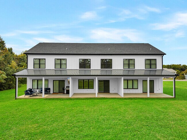 Building Photo - 252 River Valley Cir