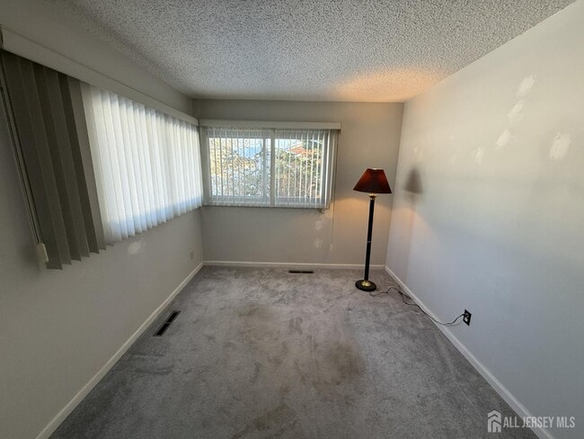 Building Photo - 10 Tyndall Rd