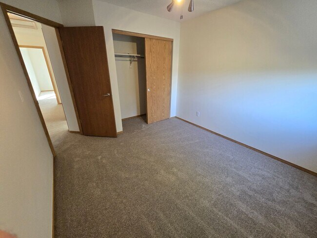 Building Photo - Single family home in Cul-De-Sac