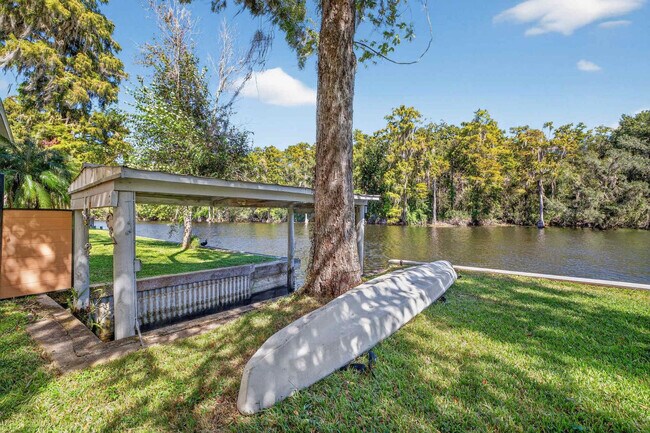 Building Photo - 511 S Riverhills Dr