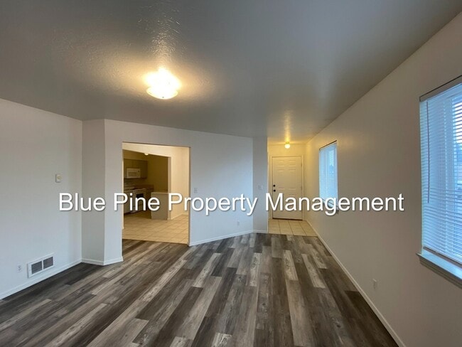 Building Photo - 2102 Stace St