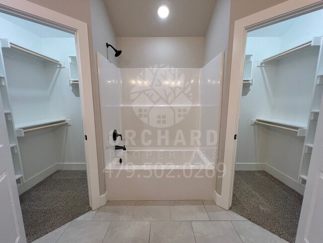 Building Photo - Single Family Home - Stunning Huntley Plan