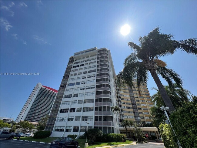 Primary Photo - 100 Golden Isles Dr