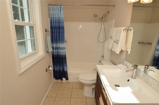 Building Photo - 3889 Pompano Dr SE