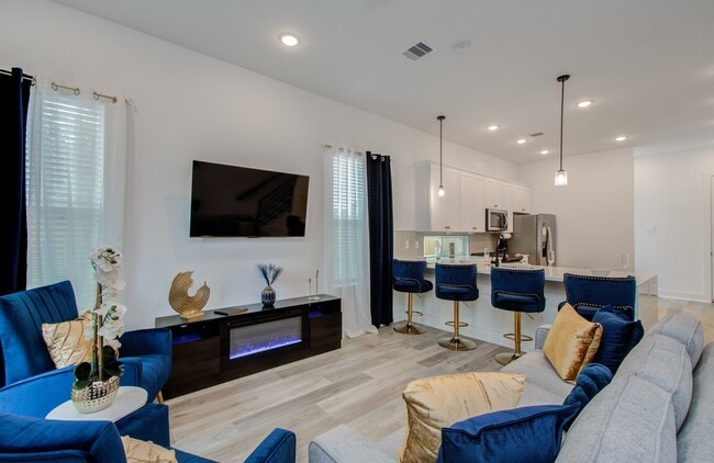 Primary Photo - 1616 Benson St