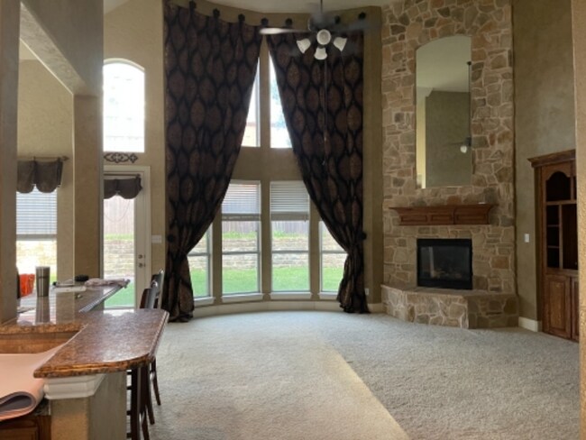 Building Photo - 4205 Lansbury Dr