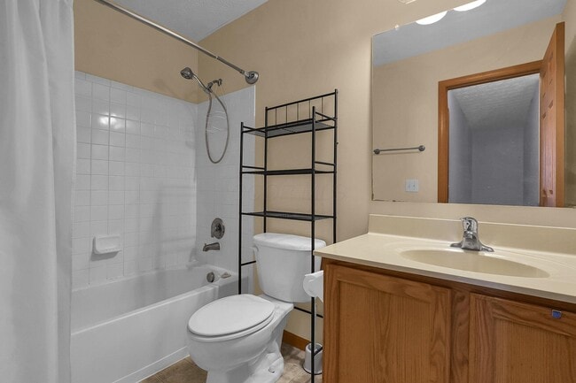 Building Photo - 6121 Nasby Dr