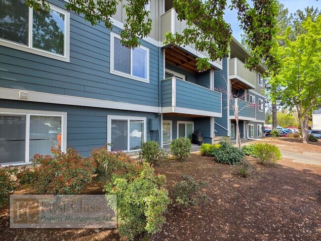Building Photo - 17150 SW Heritage Ct