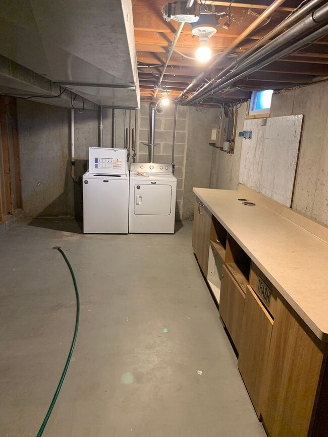 Building Photo - 1001-1007 Brookwood