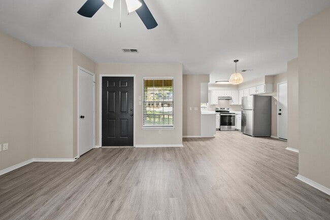 Building Photo - 24 Oak Ridge Dr