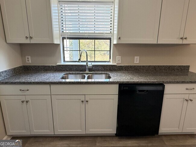 Building Photo - 731 Moon Bridge Rd