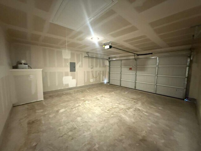 Building Photo - 577 Sormonne Lp