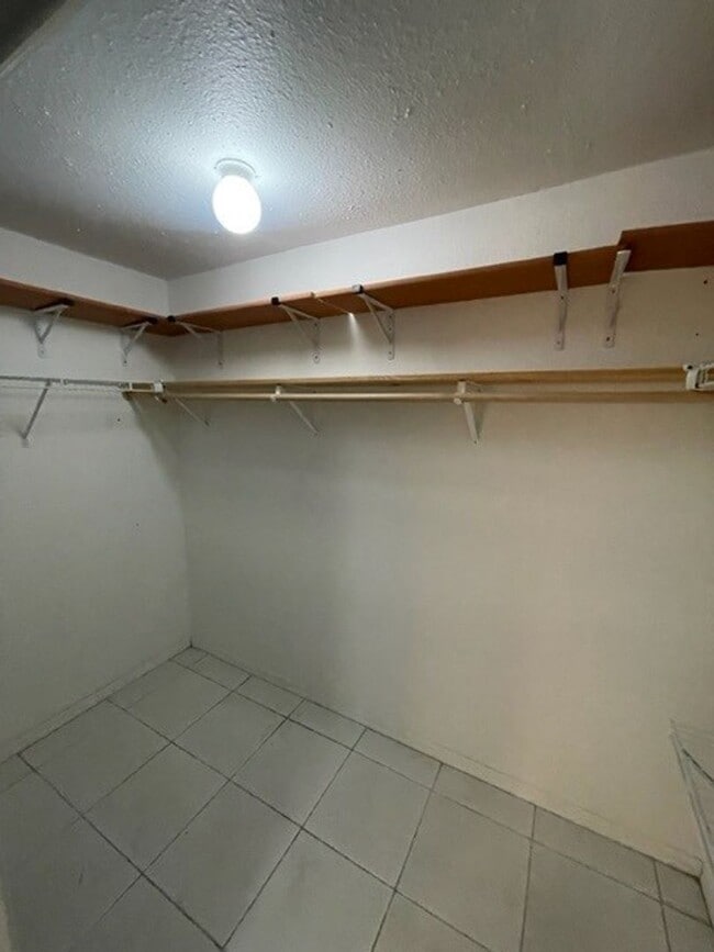 Building Photo - 356 Pipit St NE