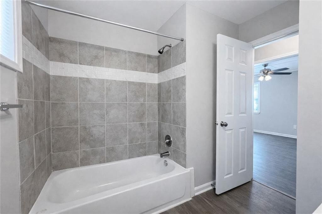 Building Photo - 2146 Brookview Dr NE