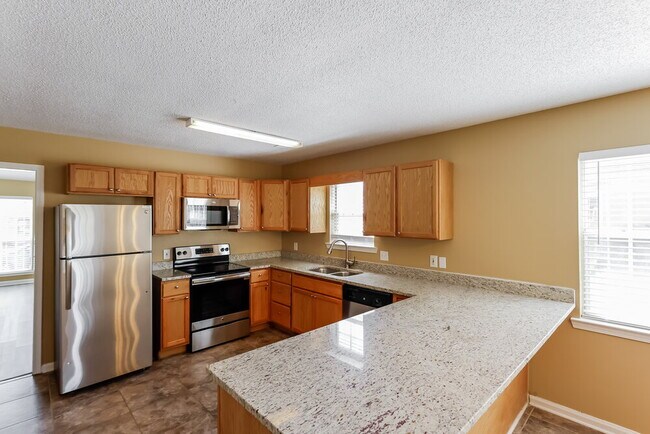Building Photo - 104 Stonehaven Dr