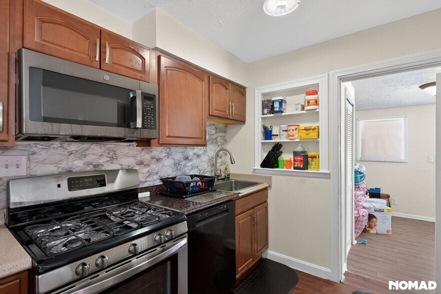 Building Photo - 1015 W Indian Trail