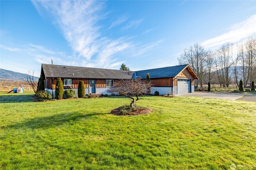 Building Photo - 965 N Fruitdale Rd