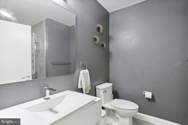 Building Photo - 1700 Kalorama Rd NW