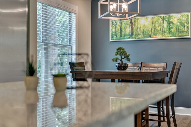 Building Photo - 764 Mary Ln