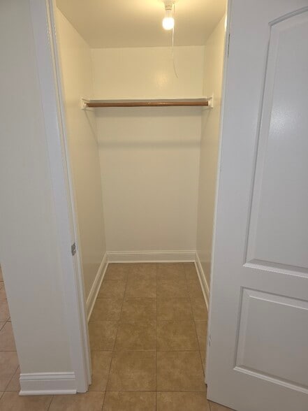 Closet 2 - 826 E Capri Dr