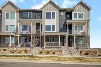 Building Photo - 689 Saddle Dr