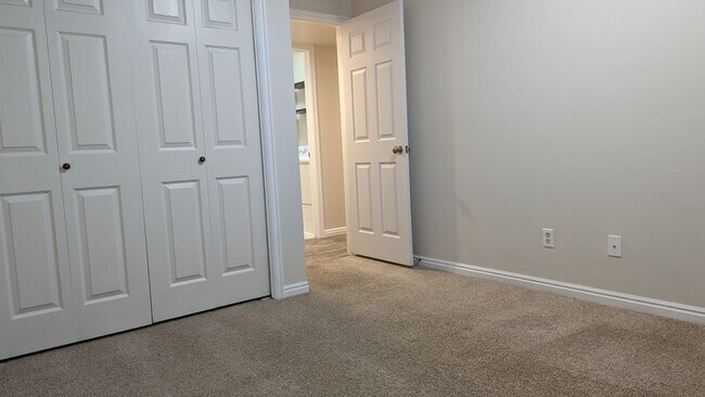 Building Photo - 3181 Alsace Way