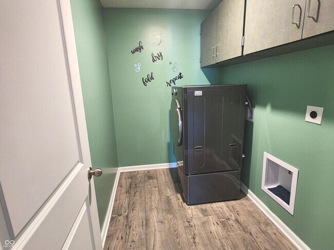 Building Photo - 5817 Flat Hill Dr