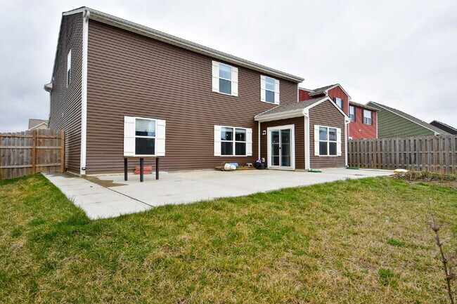 Building Photo - Spacious 5-bedroom, 3 full bath home in the Greenwood/Clark Pleasant area