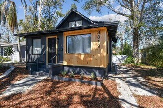 Building Photo - Housing Voucher Accepted: Charming 4-Bedro...