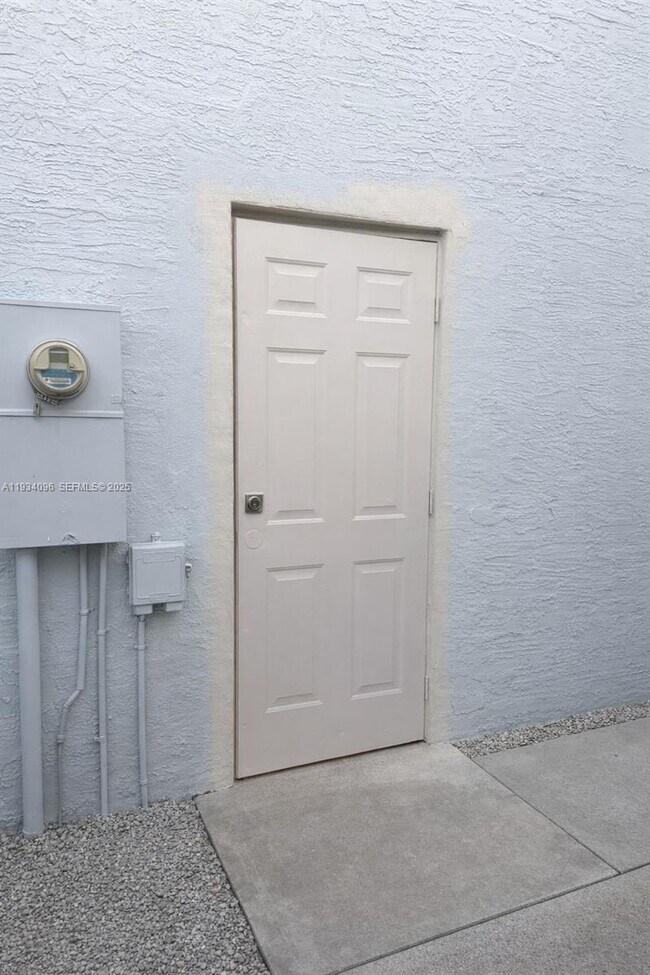 Building Photo - 15730 SW 140th St