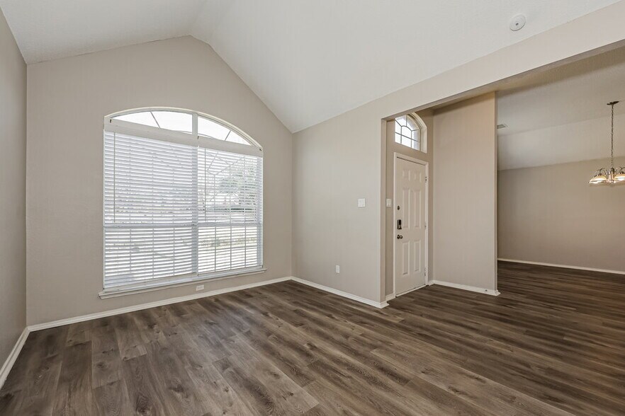 Building Photo - 1217 Sutters Way