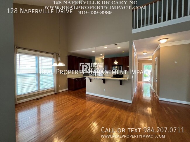 Building Photo - Beautiful 4 Bedroom 2.5 Bath with welcomin...