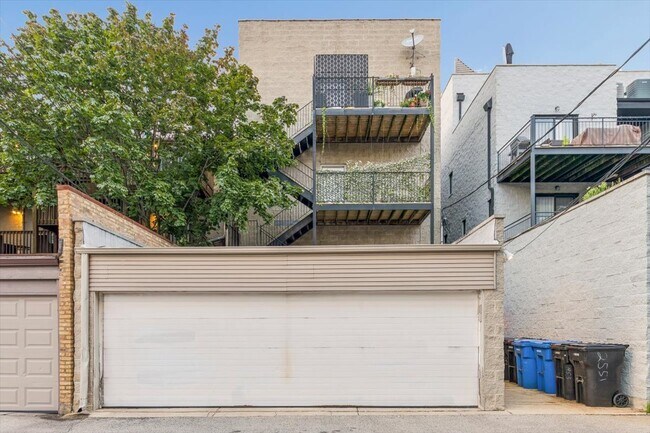 Building Photo - 953 W Montana St