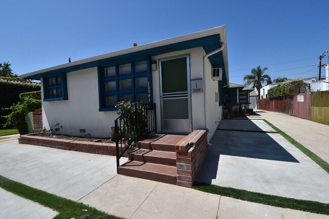 Building Photo - 10843 Peach Grove St