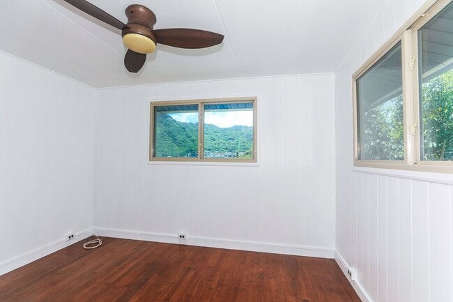 Building Photo - BK-1520