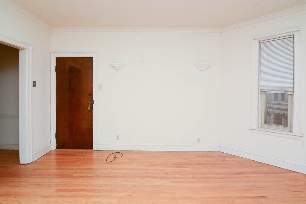 Building Photo - 4327 N Paulina St