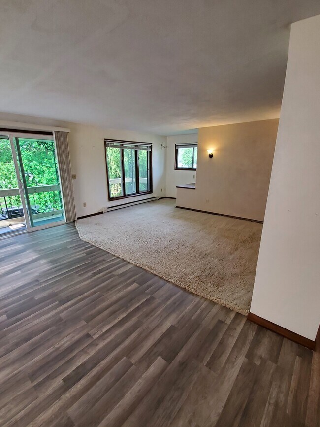 Building Photo - 212 E 5th