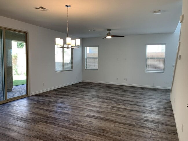 Building Photo - Skye Canyon 2 story home