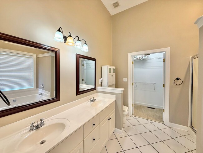 Building Photo - Charming 3BD, 2BA Ranch Style Holly Springs Home with Fenced Yard in an HOA Community with Amenities