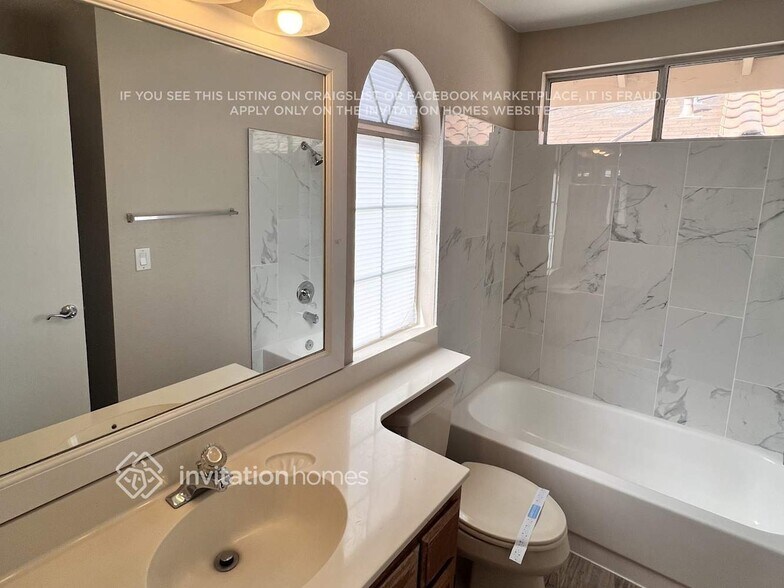 Building Photo - 760 Charwood Cir